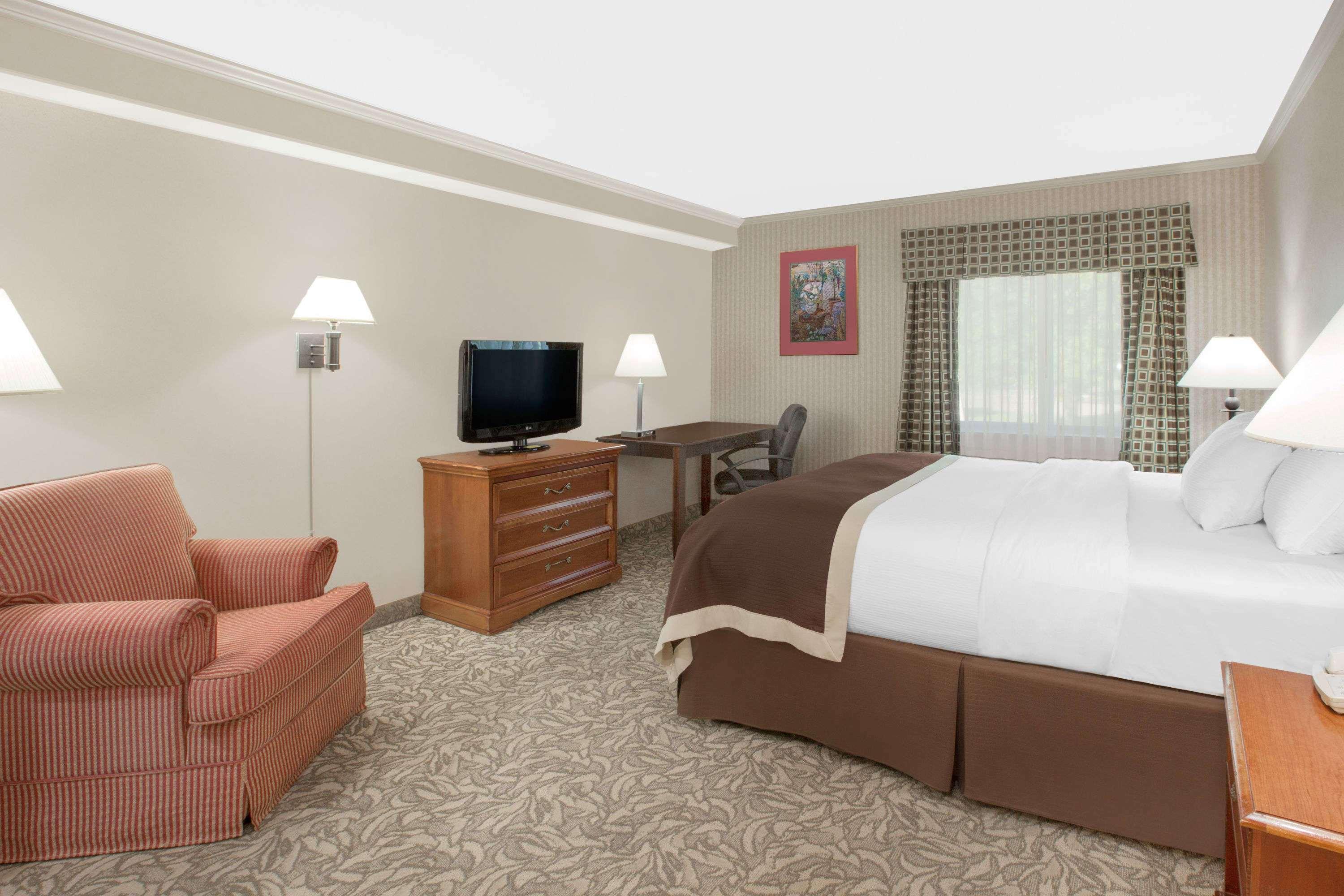 Baymont By Wyndham Jackson Hotel Екстериор снимка
