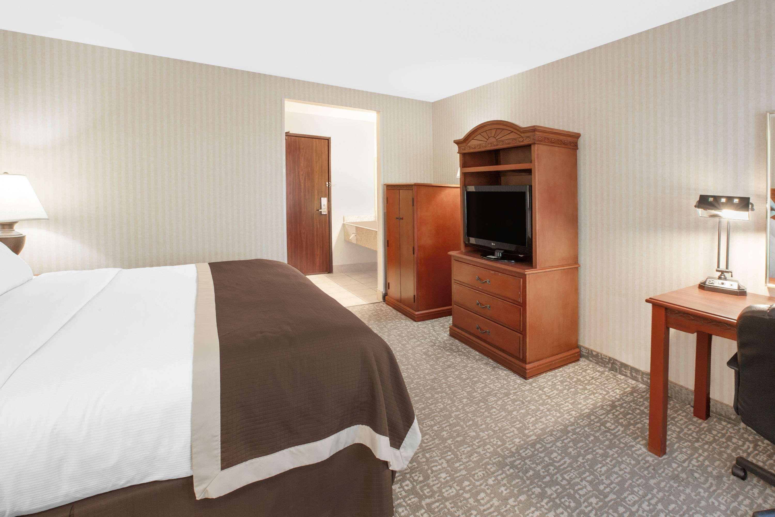 Baymont By Wyndham Jackson Hotel Екстериор снимка